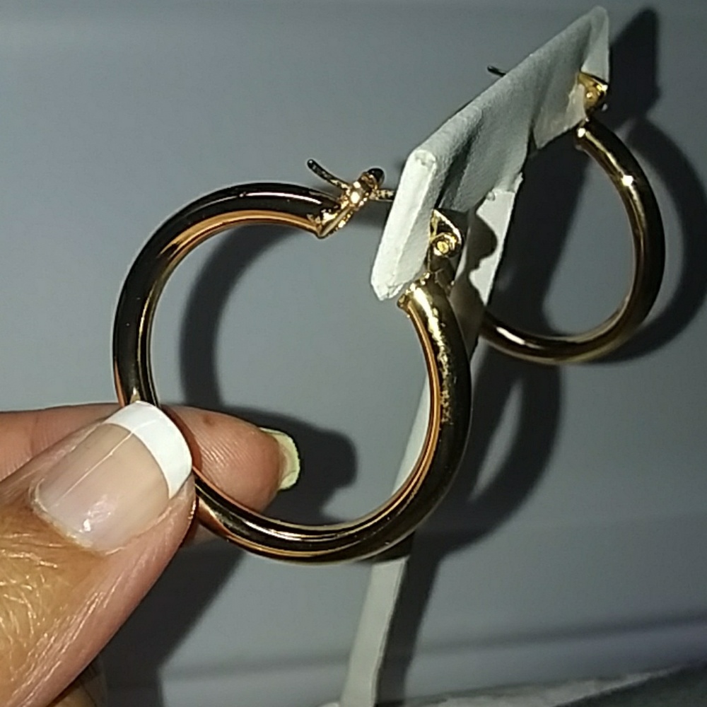 Medium Gold tone hoop earrings